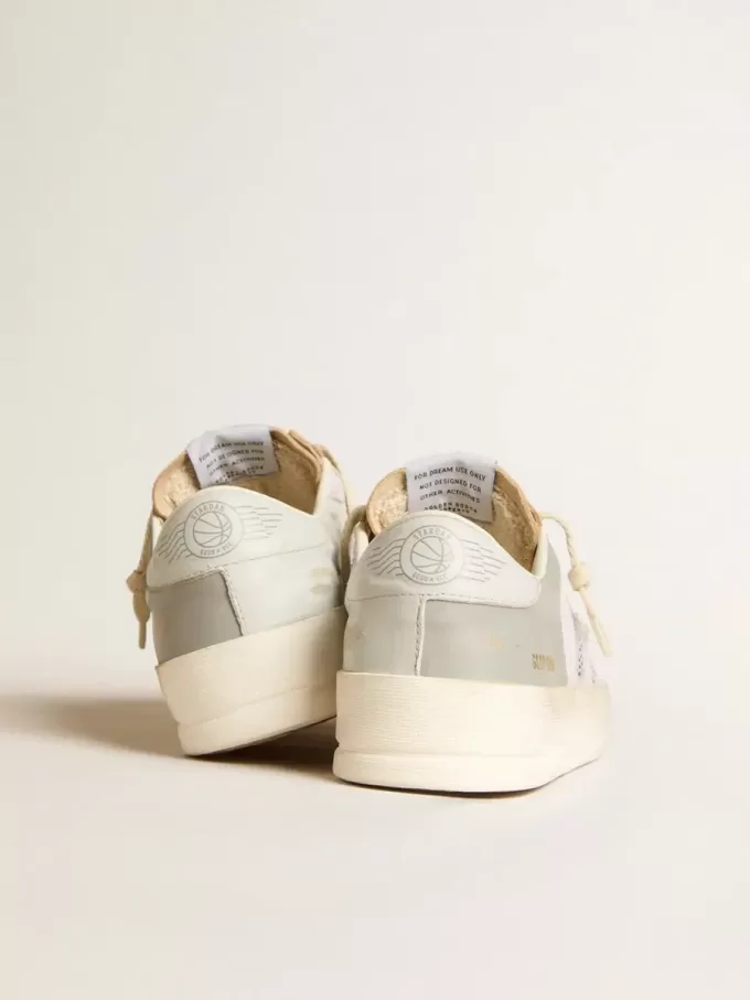 Stardan en piel napa gris y malla blanca con estrella de piel gris
