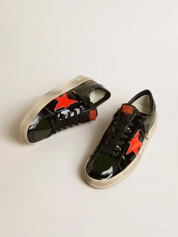 Stardan LAB para hombre en charol negro y verde con estrella naranja Stardan LAB para hombre en charol negro y verde con estrella naranja