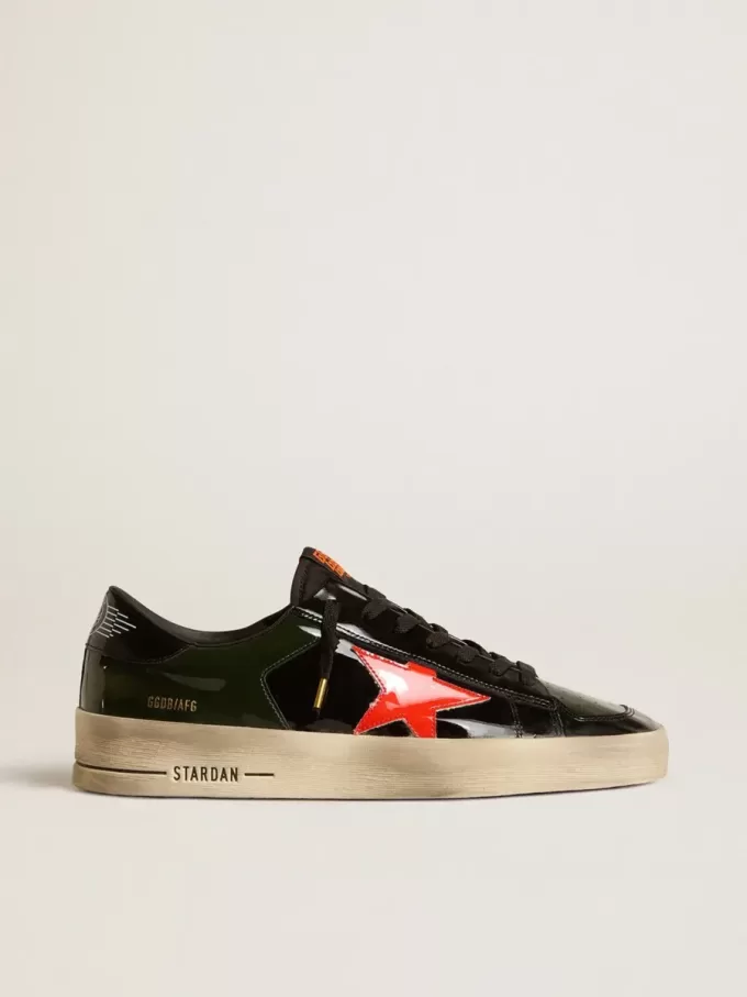 Stardan LAB para mujer en charol negro y verde con estrella naranja Stardan LAB para mujer en charol negro y verde con estrella naranja