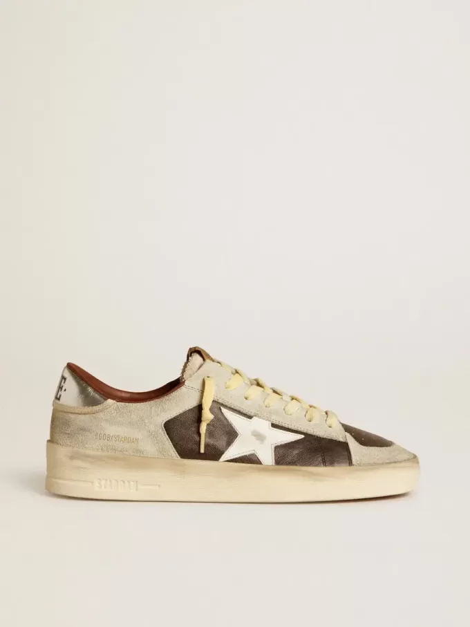 Stardan para hombre en ante y piel con estrella de piel y lengüeta metálica en el talón