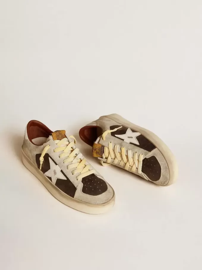 Stardan para hombre en ante y piel con estrella de piel y lengüeta metálica en el talón