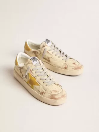 Stardan para hombre en piel beige con estrella y lengüeta en el talón en nubuck color miel Stardan para hombre en piel beige con estrella y lengüeta en el talón en nubuck color miel