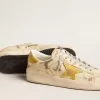 Stardan para hombre en piel beige con estrella y lengüeta en el talón en nubuck color miel