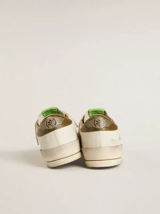 Stardan para hombre en piel blanca con estrella y lengüeta en el talón en piel con estampado de serpiente en verde militar