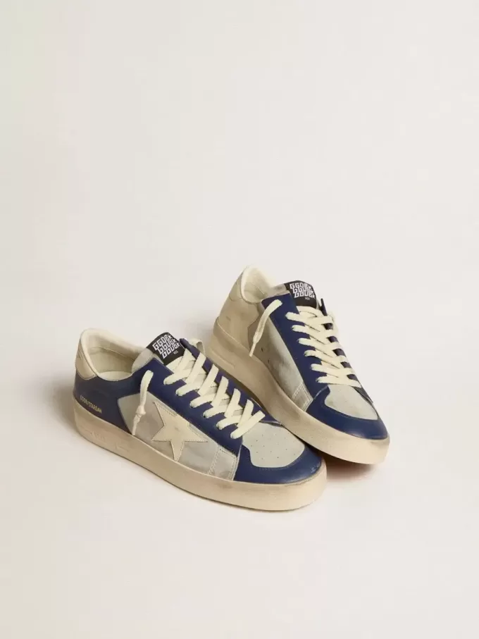 Stardan para hombre en piel gris y azul con estrella y lengüeta en el talón de color crema Stardan para hombre en piel gris y azul con estrella y lengüeta en el talón de color crema