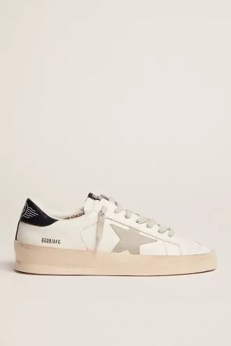 Stardan para mujer con estrella de ante gris hielo y lengüeta azul en el talón Stardan para mujer con estrella de ante gris hielo y lengüeta azul en el talón
