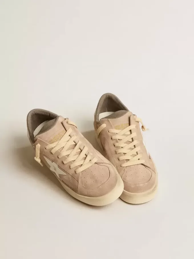 Stardan para mujer en ante rosa viejo con estrella y lengüeta en el talón de cuero blanco Stardan para mujer en ante rosa viejo con estrella y lengüeta en el talón de cuero blanco