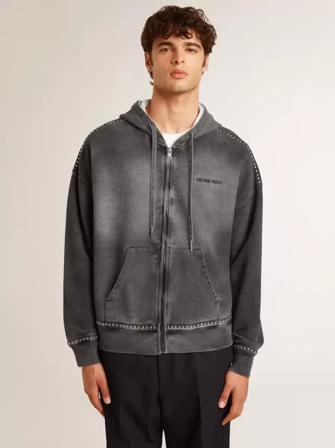 Sudadera antracita con efecto pulverizado y tachuelas Sudadera antracita con efecto pulverizado y tachuelas