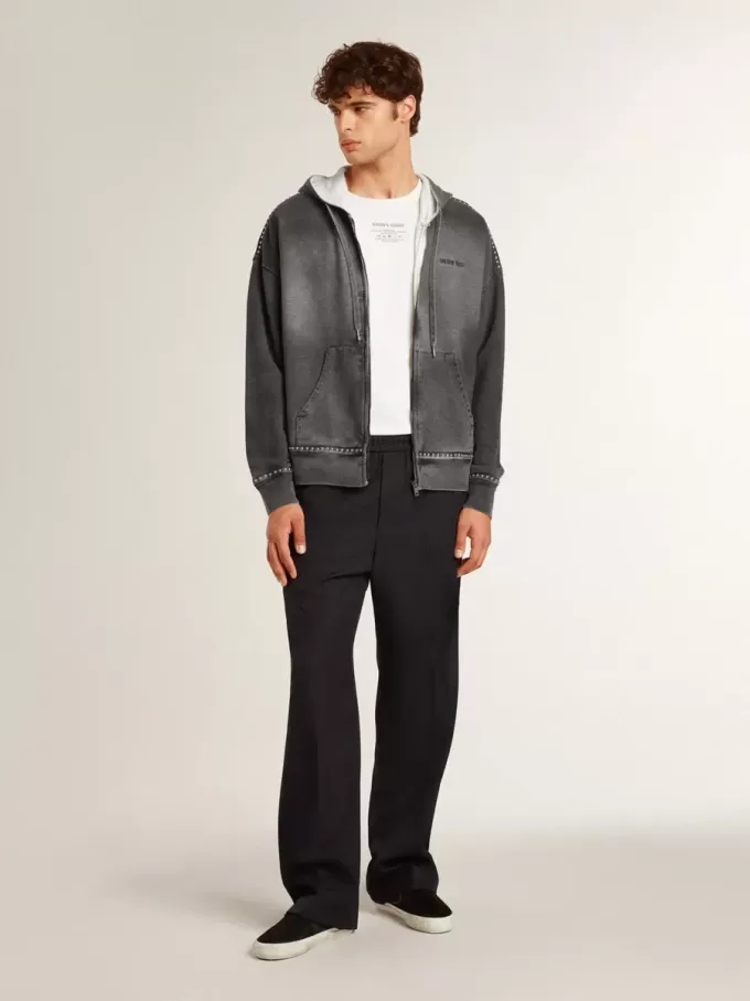 Sudadera antracita con efecto pulverizado y tachuelas Sudadera antracita con efecto pulverizado y tachuelas