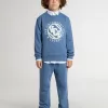 Sudadera azul para niños con parches blancos en relieve