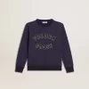 Sudadera azul violeta con las letras Golden Goose en la parte delantera
