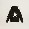 Sudadera con capucha para niño en color negro con estrellas blancas en contraste.