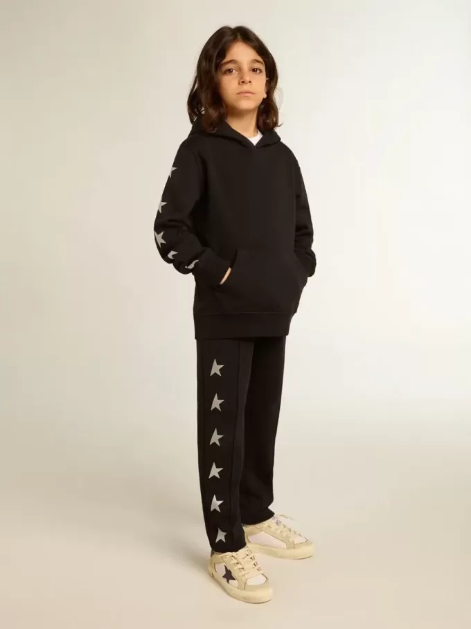Sudadera con capucha para niño en color negro con estrellas plateadas en contraste