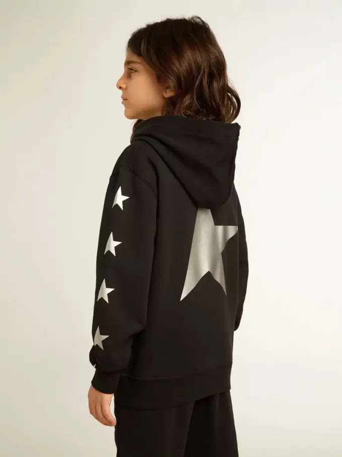 Sudadera con capucha para niño en color negro con estrellas plateadas en contraste