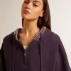 Sudadera corta azul oscuro con cremallera y capucha bordada Sudadera corta azul oscuro con cremallera y capucha bordada