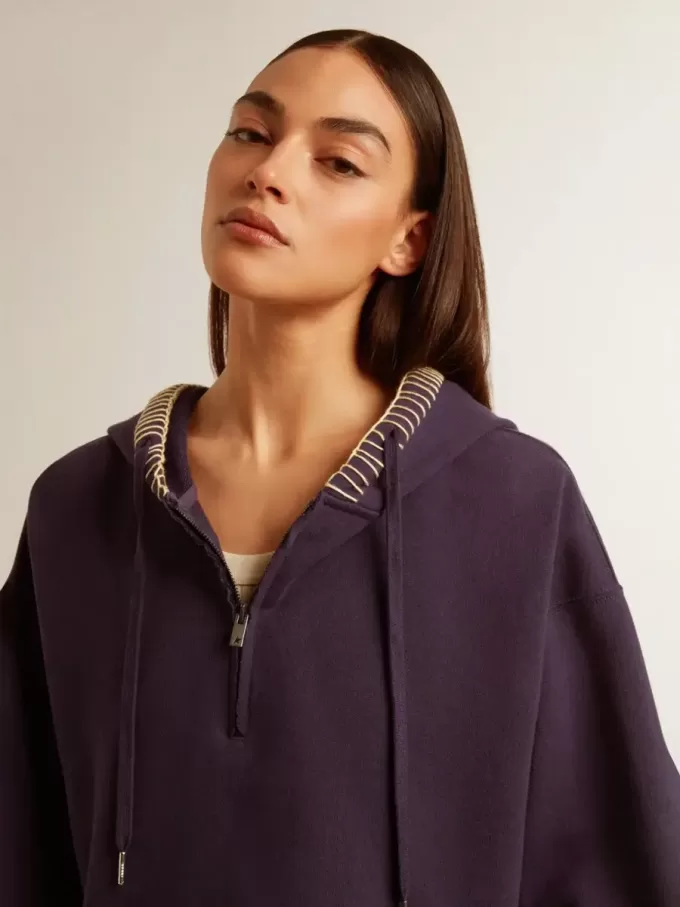 Sudadera corta azul oscuro con cremallera y capucha bordada Sudadera corta azul oscuro con cremallera y capucha bordada
