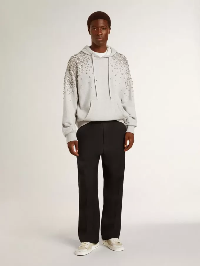 Sudadera gris con capucha y adornos de cristales Sudadera gris con capucha y adornos de cristales