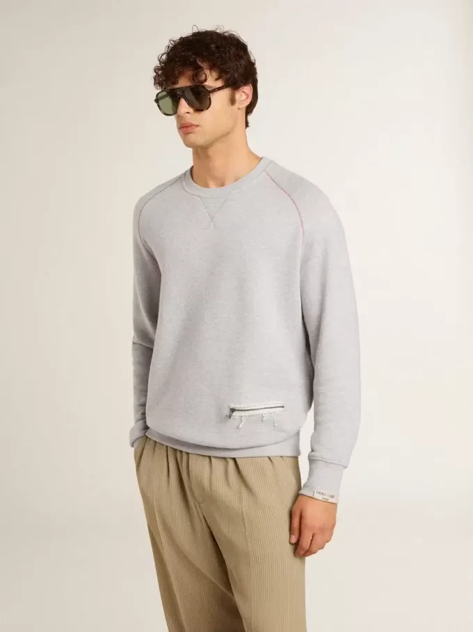 Sudadera gris de cuello redondo para hombre con costuras en contraste Sudadera gris de cuello redondo para hombre con costuras en contraste