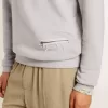 Sudadera gris de cuello redondo para hombre con costuras en contraste Sudadera gris de cuello redondo para hombre con costuras en contraste
