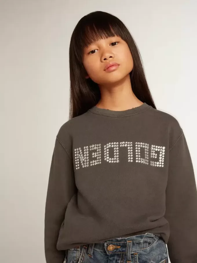 Sudadera gris desgastada con letras de cristal Sudadera gris desgastada con letras de cristal