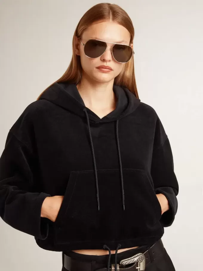Sudadera negra de chenilla para mujer con bordado en la espalda Sudadera negra de chenilla para mujer con bordado en la espalda