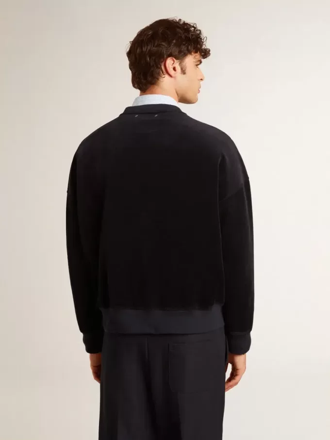 Sudadera negra de cuello redondo con letras bordadas Sudadera negra de cuello redondo con letras bordadas