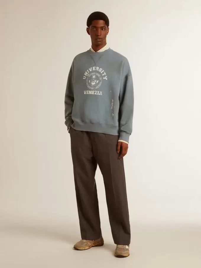 Sudadera oversize en azul celeste con acabado desgastado Sudadera oversize en azul celeste con acabado desgastado
