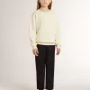 Sudadera para niña en color crema con letras bordadas Sudadera para niña en color crema con letras bordadas