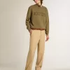 Sudadera verde oliva para hombre con letras doradas Sudadera verde oliva para hombre con letras doradas