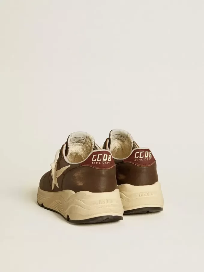 Suela Running Sole de nailon y piel con estrella de TPU y lengüeta de nubuck en el talón Suela Running Sole de nailon y piel con estrella de TPU y lengüeta de nubuck en el talón
