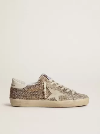 Super-Star en ante beige y cristales multicolores con estrella y lengüeta del talón en piel color crema