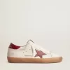 Super-Star en ante blanco con estrella y lengüeta del talón en piel burdeos