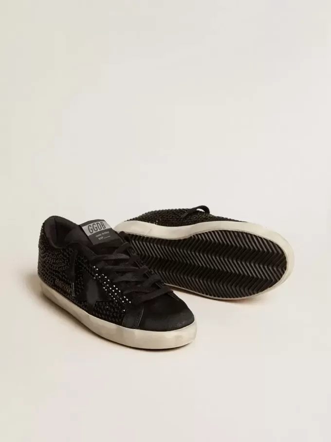 Super-Star en ante negro con cristales Swarovski y estrella de ante negro Super-Star en ante negro con cristales Swarovski y estrella de ante negro