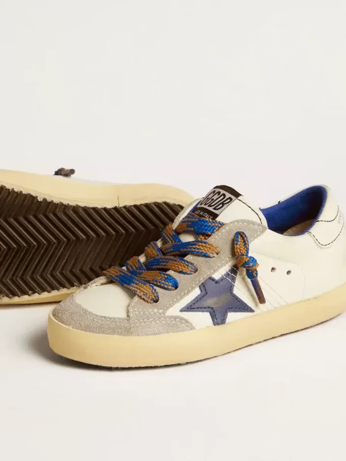 Super-Star Junior con estrella de piel azul e inserciones de ante gris hielo