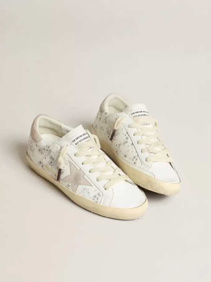 Super-Star LTD CNY para hombre en piel blanca con letras en la parte superior Super-Star LTD CNY para hombre en piel blanca con letras en la parte superior