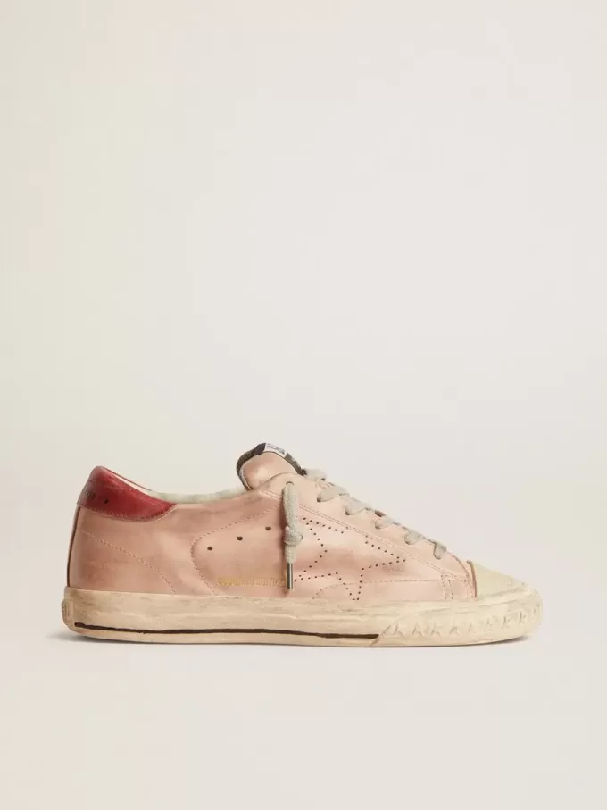 Super-Star LTD en nubuck rosa con estrella perforada y lengüeta de cuero en el talón Super-Star LTD en nubuck rosa con estrella perforada y lengüeta de cuero en el talón