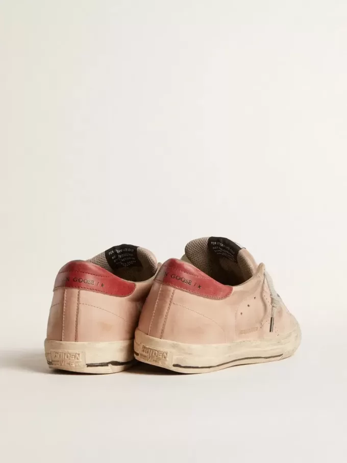 Super-Star LTD en nubuck rosa con estrella perforada y lengüeta de cuero en el talón Super-Star LTD en nubuck rosa con estrella perforada y lengüeta de cuero en el talón
