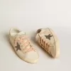 Super-Star LTD en piel con estrella de ante beige con tachuelas Swarovski Super-Star LTD en piel con estrella de ante beige con tachuelas Swarovski