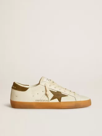 Super-Star LTD para hombre con estrella y lengüeta en el talón de nubuck verde militar Super-Star LTD para hombre con estrella y lengüeta en el talón de nubuck verde militar