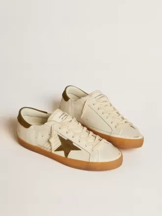Super-Star LTD para hombre con estrella y lengüeta en el talón de nubuck verde militar Super-Star LTD para hombre con estrella y lengüeta en el talón de nubuck verde militar