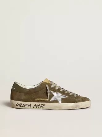 Super-Star LTD para hombre en ante con estrella de piel metalizada y lengüeta de piel en el talón Super-Star LTD para hombre en ante con estrella de piel metalizada y lengüeta de piel en el talón