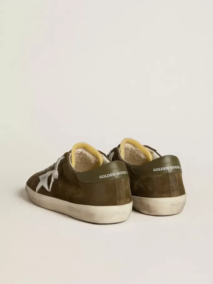 Super-Star LTD para hombre en ante con estrella de piel metalizada y lengüeta de piel en el talón
