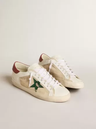 Super-Star LTD para hombre en ante con estrella metálica verde y lengüeta roja en el talón Super-Star LTD para hombre en ante con estrella metálica verde y lengüeta roja en el talón