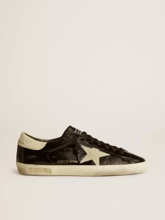 Super-Star LTD para hombre en charol negro con estrella y lengüeta en el talón de ante Super-Star LTD para hombre en charol negro con estrella y lengüeta en el talón de ante