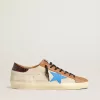 Super-Star LTD para hombre en color beige con estrella azul claro y lengüeta con estampado de cocodrilo en el talón