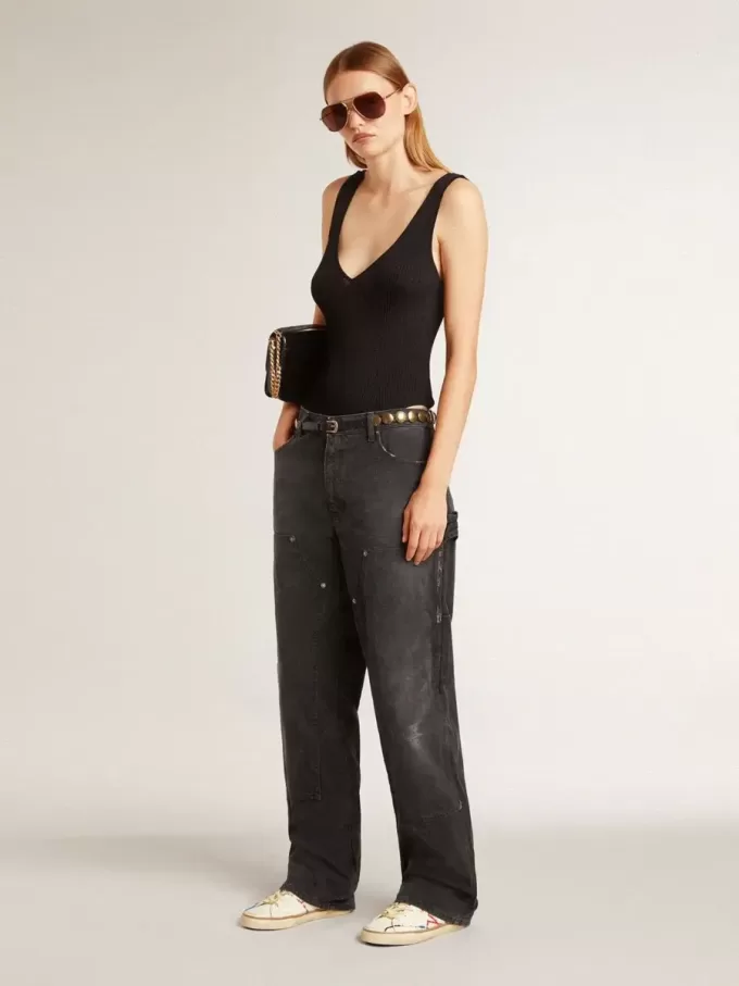 Super-Star LTD para mujer con estrella perforada y lengüeta metálica en el talón. Super-Star LTD para mujer con estrella perforada y lengüeta metálica en el talón.