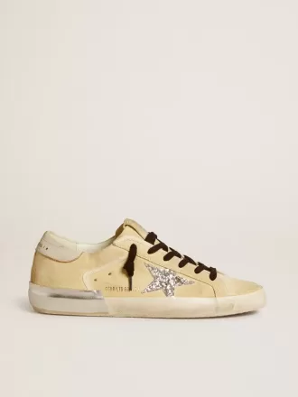Super-Star LTD para mujer en ante con estrella brillante y lengüeta de cuero en el talón Super-Star LTD para mujer en ante con estrella brillante y lengüeta de cuero en el talón