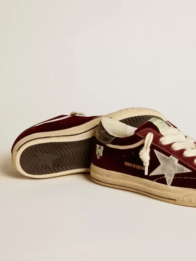 Super-Star LTD para mujer en terciopelo con estrella y lengüeta del talón en piel metalizada Super-Star LTD para mujer en terciopelo con estrella y lengüeta del talón en piel metalizada