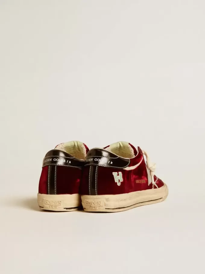 Super-Star LTD para mujer en terciopelo con estrella y lengüeta del talón en piel metalizada Super-Star LTD para mujer en terciopelo con estrella y lengüeta del talón en piel metalizada