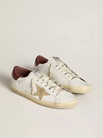 Super-Star para hombre con estrella de ante color arena y lengüeta trasera de piel con estampado de cocodrilo rojo Super-Star para hombre con estrella de ante color arena y lengüeta trasera de piel con estampado de cocodrilo rojo